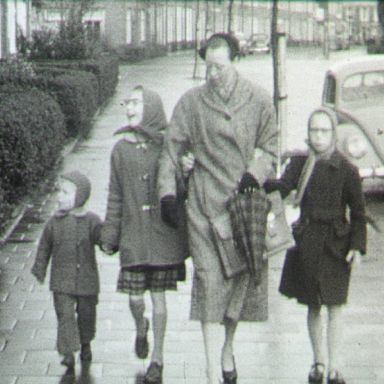 Kenteken: A 45117; Volkswagen, 1955, foto: Still uit GAVA-film AV5027
