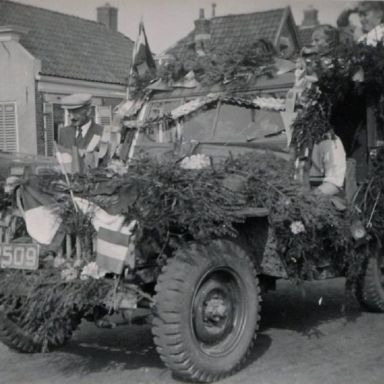 Kenteken: A 2509; Rudmer Veenwijk, 31-08-1947, Willys Jeep,  foto: K. J. Mollema