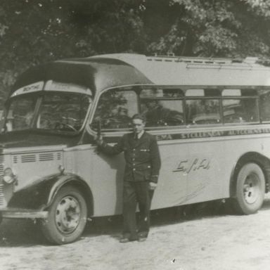 Kenteken: A 32264; Bedford, chauffeur L. Poutsma, foto: J. Harmsen