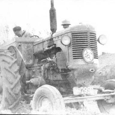 Kenteken: A 42997; Minneapolis Moline, foto: J. M. Leemhuis