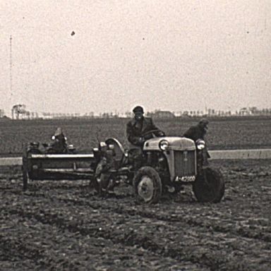 Kenteken: A 48900; Ford Dearborn, foto: Still uit GAVA-film AV1075