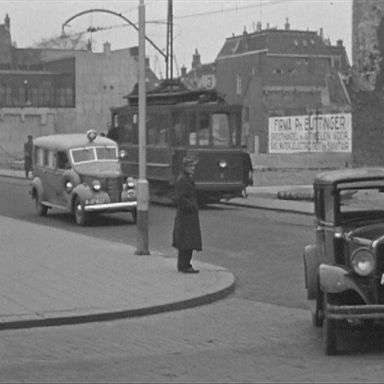 Kenteken: A 5842; Ford, ca. 1948, foto: Still uit GAVA-film AV1391