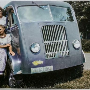 Kenteken: A 8962; foto en inkleuring: E. Karsijns