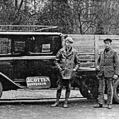 Kenteken: A 15219; De eerste vrachtwagen van Remmers, foto: <a href='https://www.remmerstransport.nl/over-ons' target='_blank'>Remmers Transport</a>