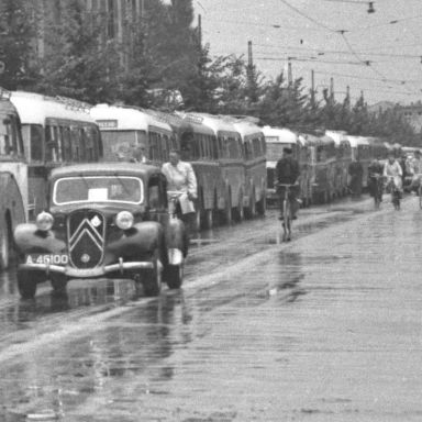 Kenteken: A 46100; Citroën Traction Avant, uitstapje ouden van dagen, 1950, foto: uitsnede 2248-1106; Fotograaf: Fotobedrijf Piet Boonstra
