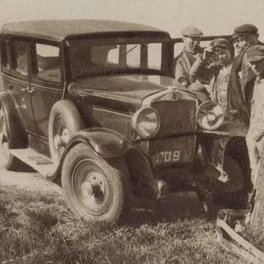 Kenteken: A 4709; Nash, foto: "Het Noorden in Woord en Beeld" 17-04-1936