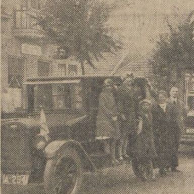 Kenteken: A 2941; Willys Knight,  Nieuwsblad van het Noorden, 26-07-1927