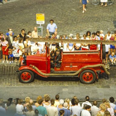 Kenteken: A 31336; Ford AA, Grote Markt Groningen ca. 1980, foto uit Verzameling beeldmateriaal Bureau Voorlichting (2485_4583)