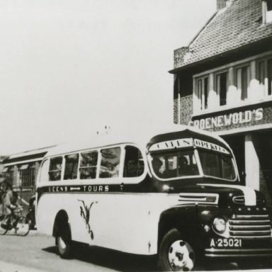 Kenteken: A 25021; Ford, foto: J. Harmsen