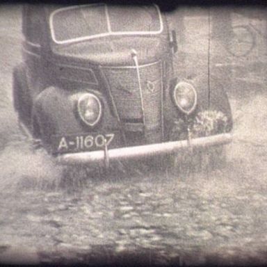 Kenteken: A 11607; Ford, foto: Still uit GAVA-film AV1327