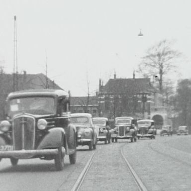 Kenteken: A 3701; Chevrolet, foto: still uit de film "De Commerciële Club Groningen" J. Thie, 1949 coll. GrA (2209-AV0535)