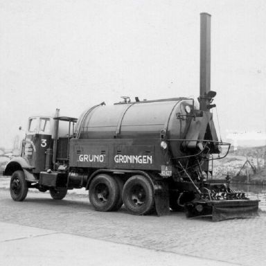 Kenteken: A 42427; GMC Teersproeiwagen, 1948, foto: R. Heersema