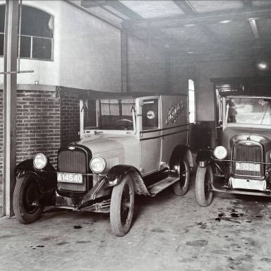 Kenteken: A 13216; Chevrolet, Oranjestraat 23, Groningen, ca. 1930, foto: archief familie Hoyer
