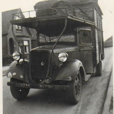 Kenteken: A 34734; Ford vrachtwagen, foto: E. Beertema