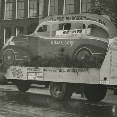 Kenteken: A 26371; Reclameauto 1937, foto uit archief GADO (3048-66)