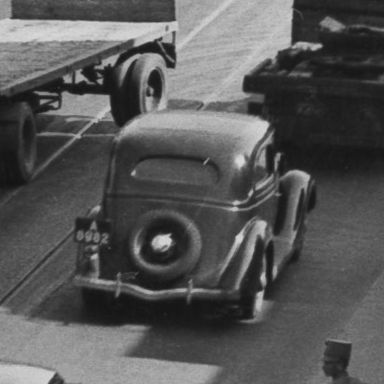 Kenteken: A 8982; Groningen, Hereweg 1937 foto: uitsnede 1785-1233.jpg