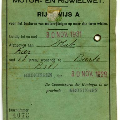 Kenteken: A 17707; Rijbewijs Kier Hut 1929, foto: J. B. Kruisman
