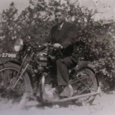 Kenteken: A 27969; Ariël, foto: Archief Historische Vereniging Het Wold