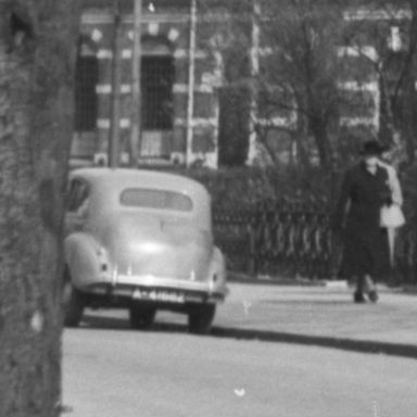 Kenteken: A 41682; Austin A40, Groningen, Ubbo Emmiussingel, 1950, foto: uitsnede 2248-771.jpg; Fotograaf: Fotobedrijf Piet Boonstra
