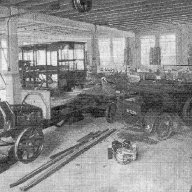 Kenteken: A 1204; Simplex met kenteken A-1204 in de montageafdeling van de Simplexfabriek te Amsterdam, foto: R. Booy