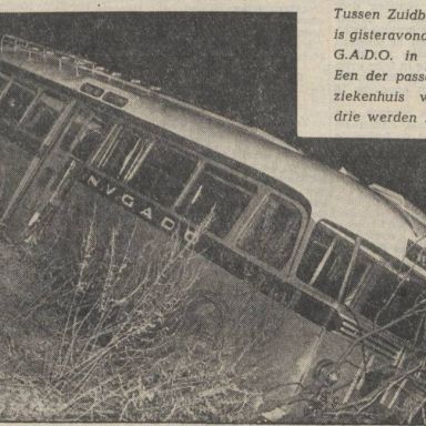 Kenteken: A 38032; Crossley, Nieuwsblad van het Noorden, 30-01-1953