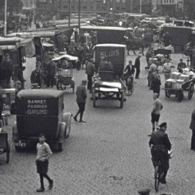 Kenteken: A 14767; foto: still uit "Verkeersfilm", C. van der Mei, 1934, coll. GrA (2209-0176)