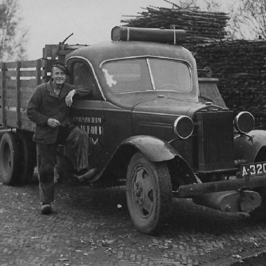 Kenteken: A 32094; Chauffeur Aries Bosker, foto: H. Kort